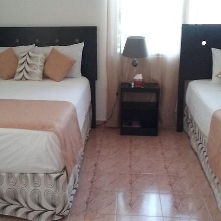 Room In Cancun Stadium Extérieur photo