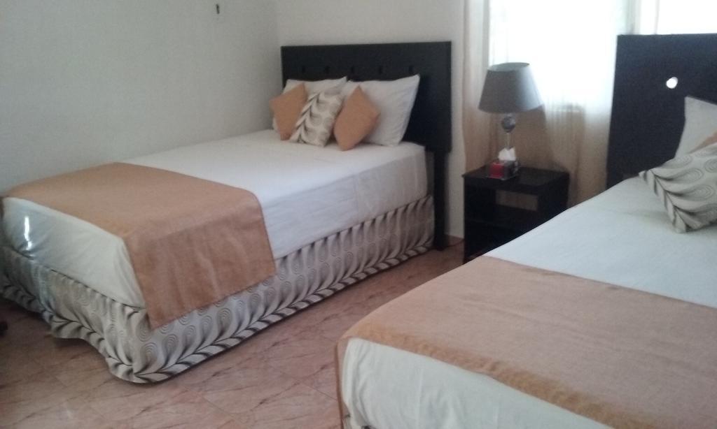 Room In Cancun Stadium Extérieur photo