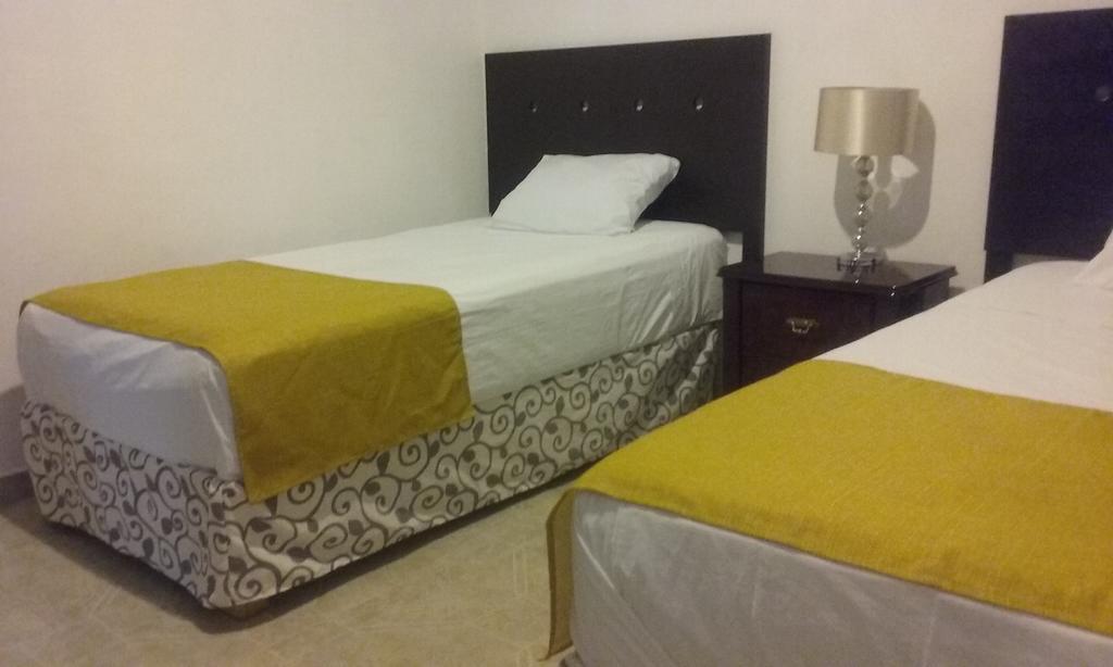 Room In Cancun Stadium Extérieur photo