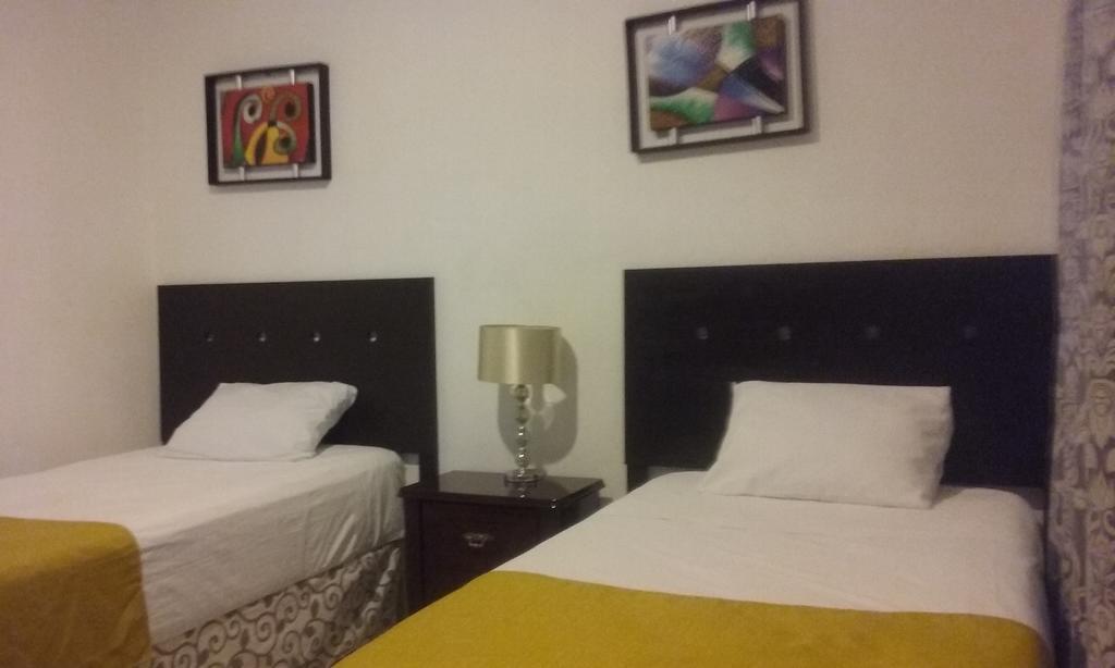 Room In Cancun Stadium Extérieur photo