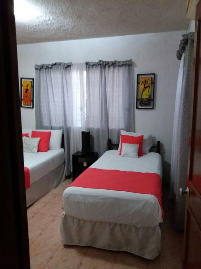 Room In Cancun Stadium Extérieur photo