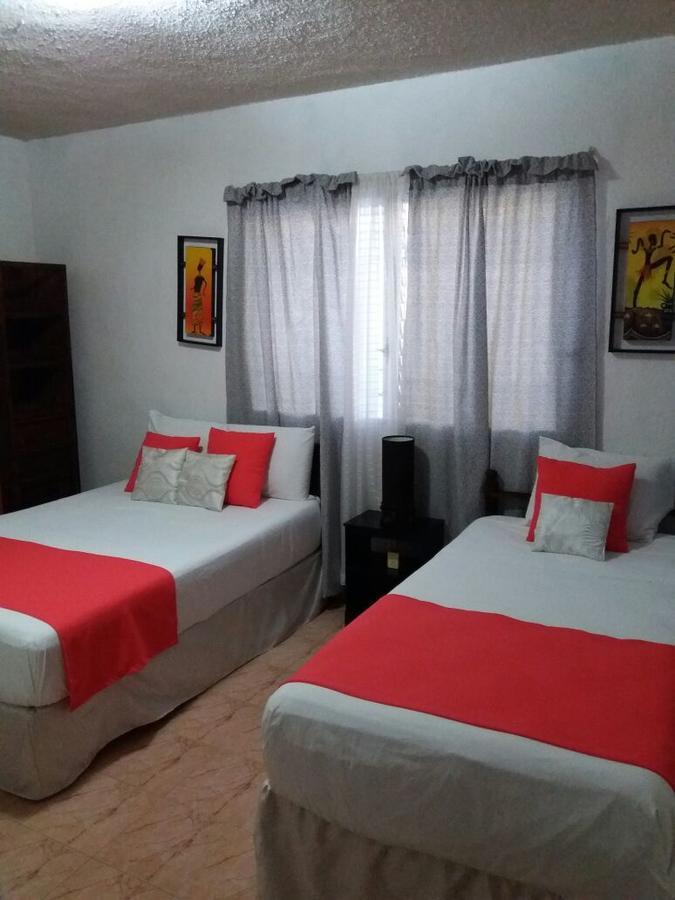 Room In Cancun Stadium Extérieur photo